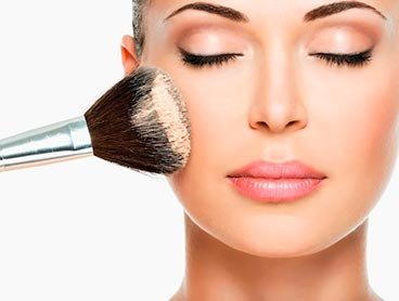 Aplicar Polvos de Maquillaje