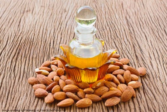 Desmaquillante para Ojos a base de Aceite de Almendras para pieles Secas