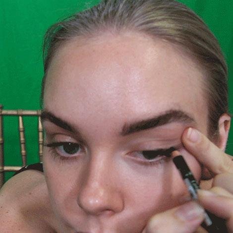 Trucosmaquillajeojosparezcangrandes7