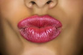 Tips de Maquillaje Para Labios Desiguales