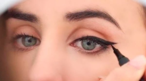 Delineado de ojos