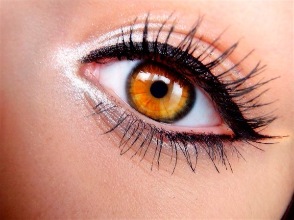 Delineado para ojos grandes