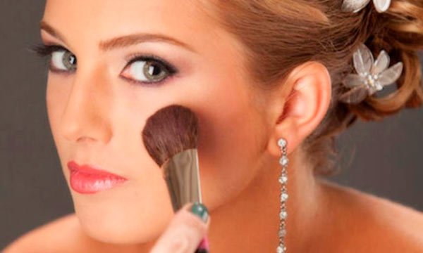 Enmarcar el maquillaje de noche