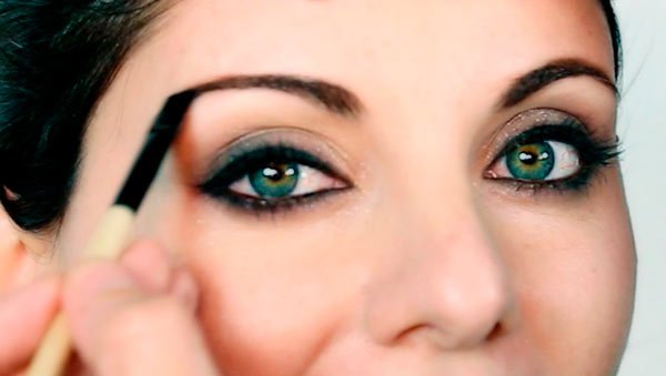 Maquillaje de ojos claros